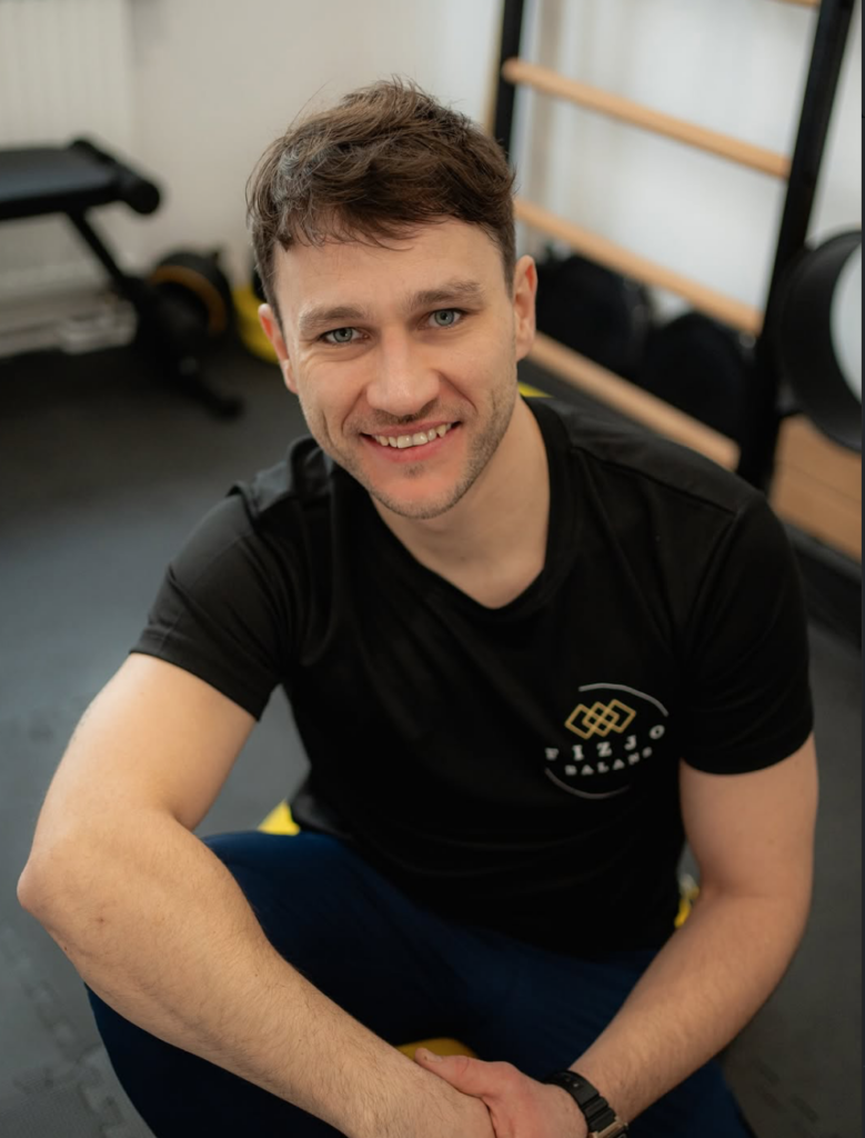 Trening funkcjonalny TRX – ćwiczenia z taśmami podwieszanymi